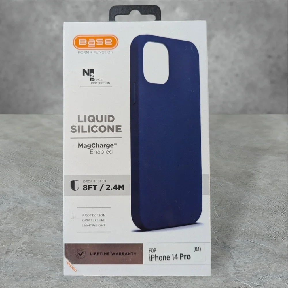 A9. Base Liquid Silicone MagCharge Case For Apple iPhone 14 Pro - Blue